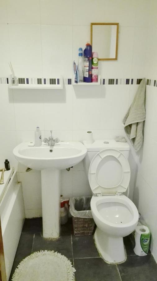 A Double Bedroom Near Glasgow City Centre Not In Great Condition Suitable For Short Stay Exteriér fotografie