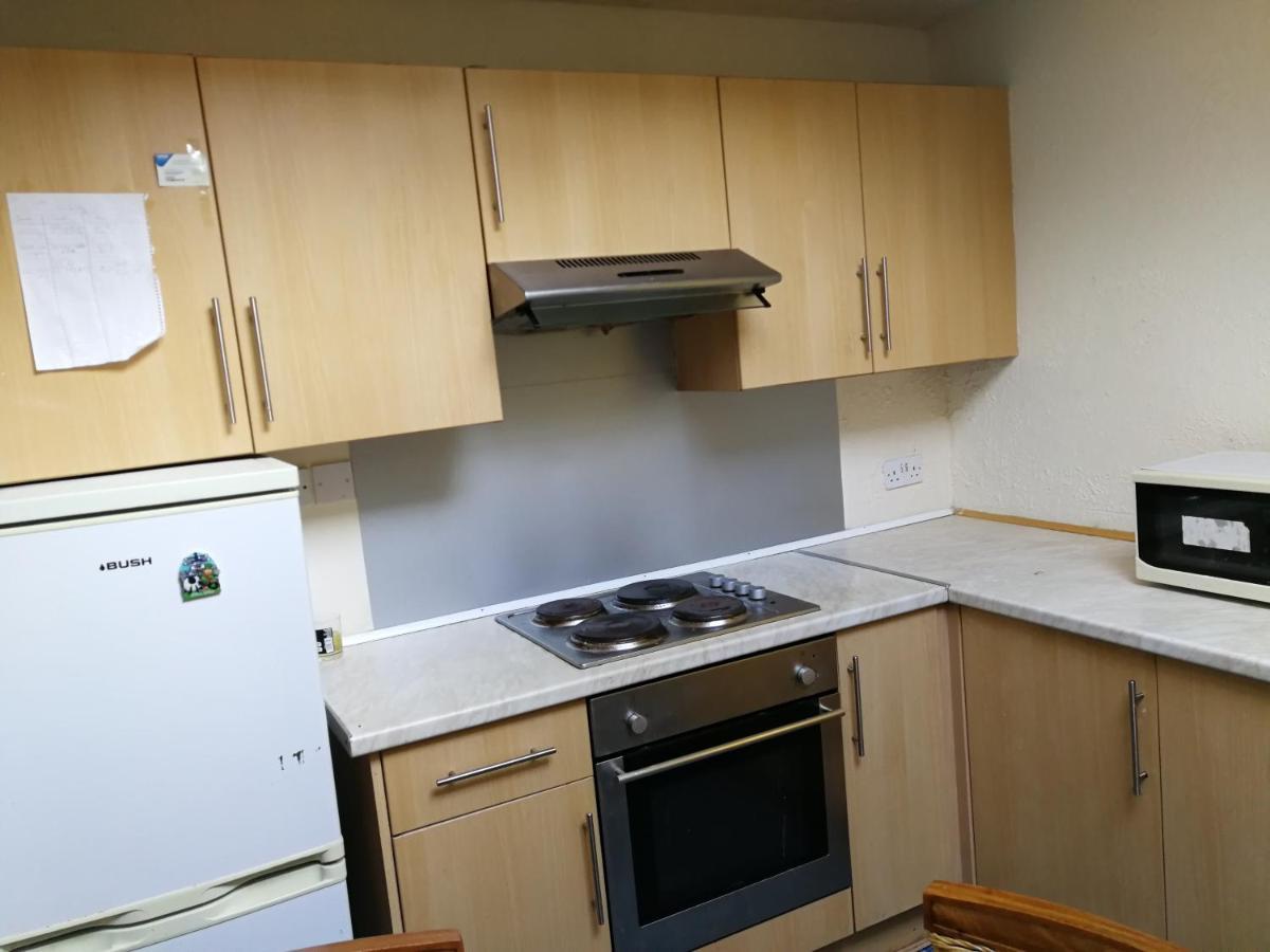 A Double Bedroom Near Glasgow City Centre Not In Great Condition Suitable For Short Stay Exteriér fotografie
