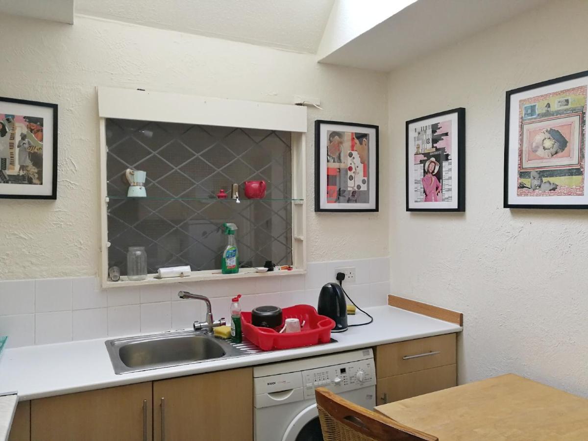 A Double Bedroom Near Glasgow City Centre Not In Great Condition Suitable For Short Stay Exteriér fotografie
