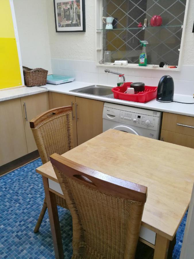 A Double Bedroom Near Glasgow City Centre Not In Great Condition Suitable For Short Stay Exteriér fotografie